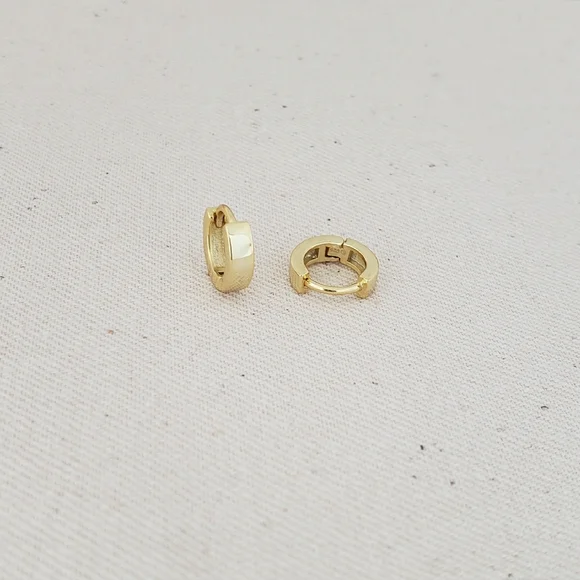 14K Gold Huggie Hoop Earrings - Picture 2 of 3